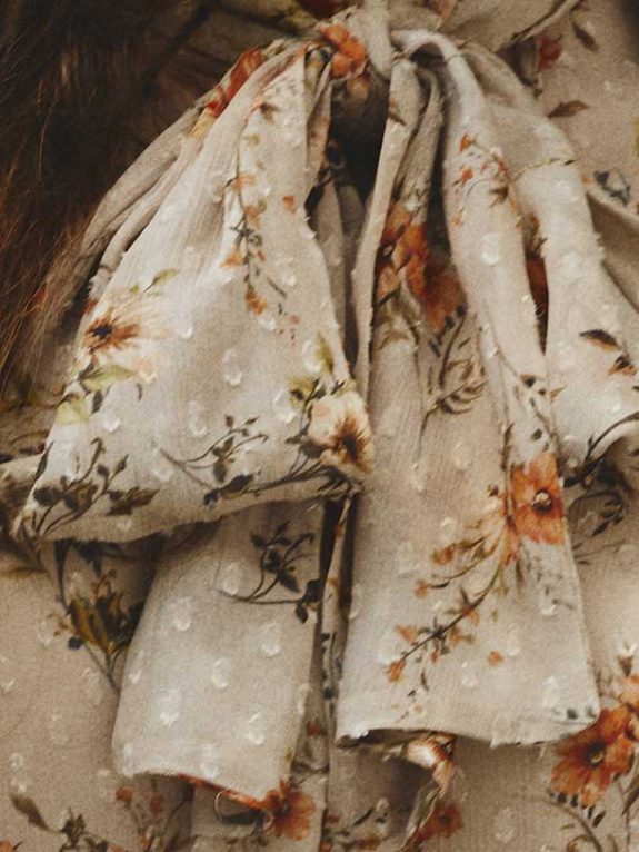 Elena Miro Bluse floral Schluppe creme Stickerei große Größen Herbst Mode online